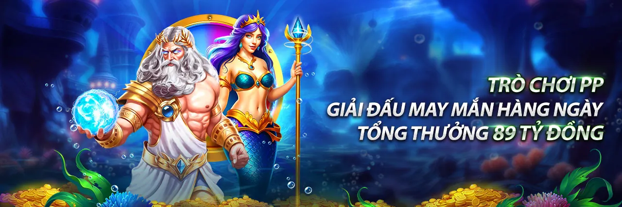 Sân vận động thể thao sôi động với trận đấu bóng đá đang diễn ra, ánh đèn rực rỡ và logo 90ok game bài